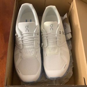 Brand new Cloud 5 On Running shoes size 9.5